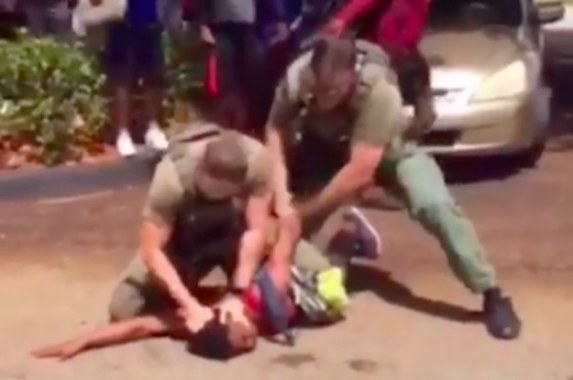 florida-police-officers-who-slammed-a-15-year-old-2-21667-1555883001-0_dblbig